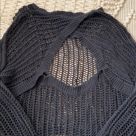 Black sweater - Picture 3 of 3